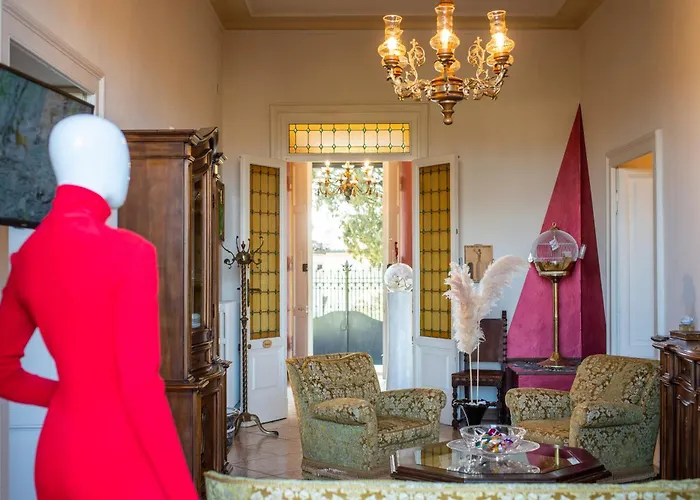 Elvira 1931 * סיינה