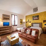 Elvira 1931 Apartment Siena