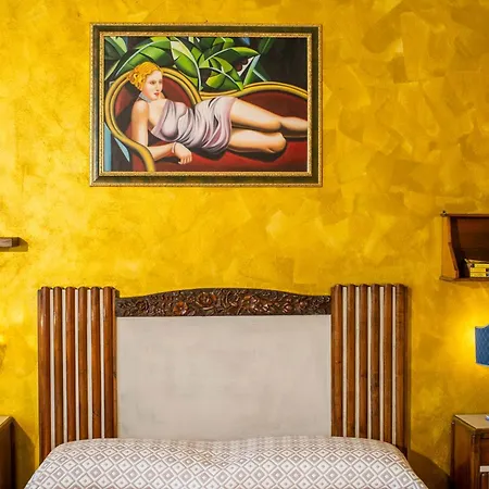 Elvira 1931 Apartment *