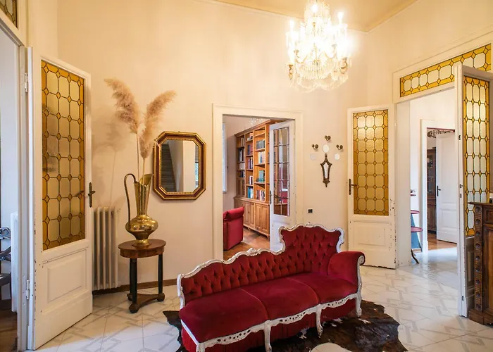 Elvira 1931 Apartment *