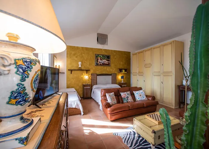 Elvira 1931 Apartment